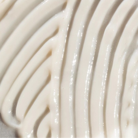 Korres Greek Yoghurt Foaming Cream Cleanser Pre + Probiotics - Picture 2 of 10